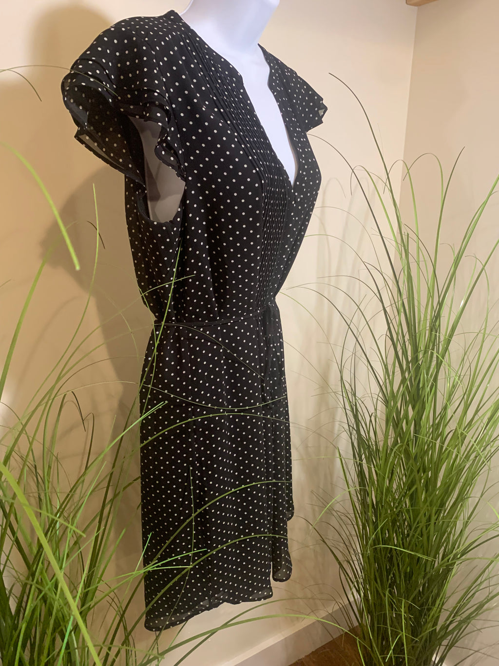 H&M DRESS - Consigned with VARDO Vintage & Valuables vvvardo.ca