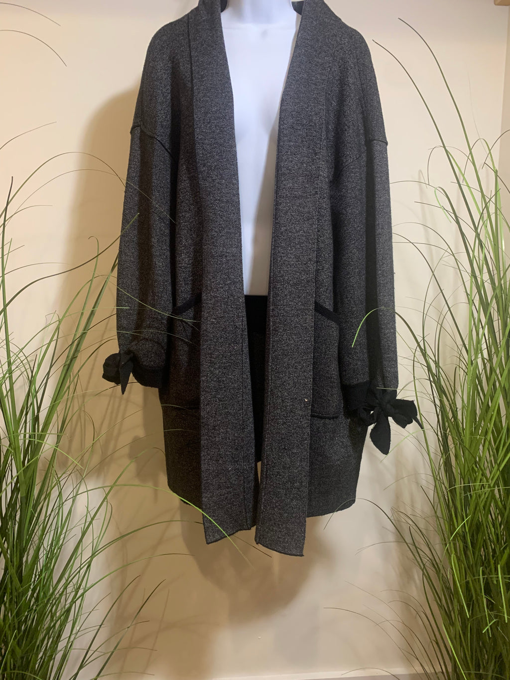 AMANDA GREEN CARDIGAN - Consigned with VARDO Vintage & Valuables vvvardo.ca