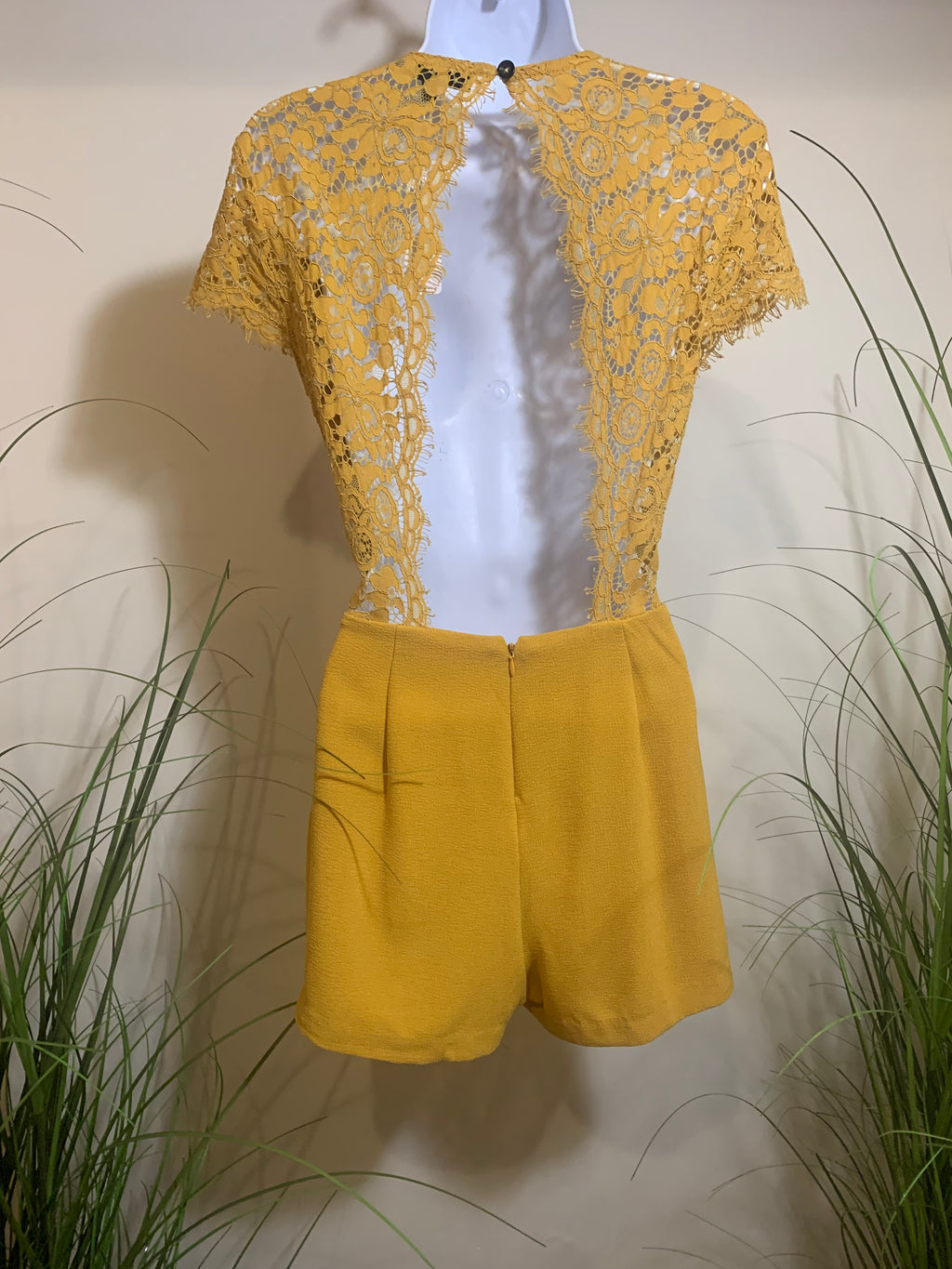 DYNAMITE ROMPER - Consigned with VARDO Vintage & Valuables vvvardo.ca