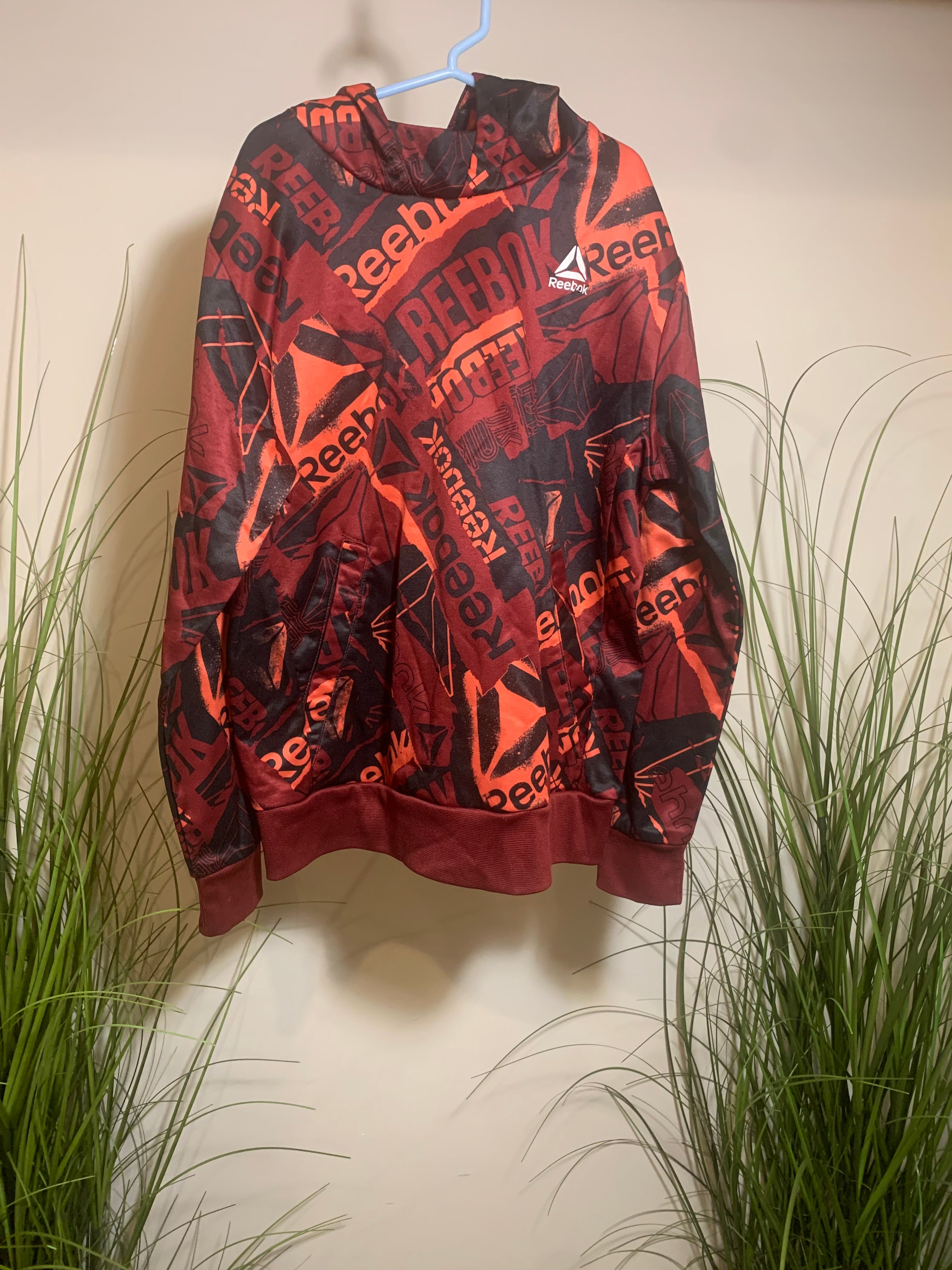 REEBOK KIDS HOODIE- Consigned with VARDO Vintage & Valuables vvvardo.ca