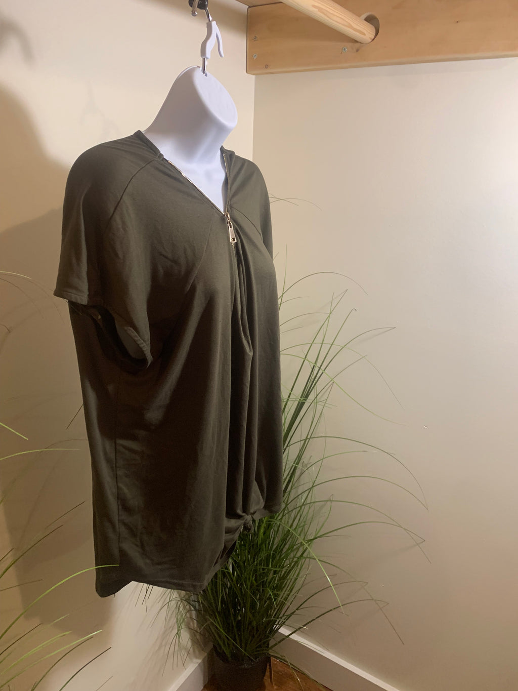 Ardene Zipper Neck Blouse Size XL