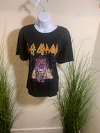 Def Leppard Animal T-Shirt Size L Women's