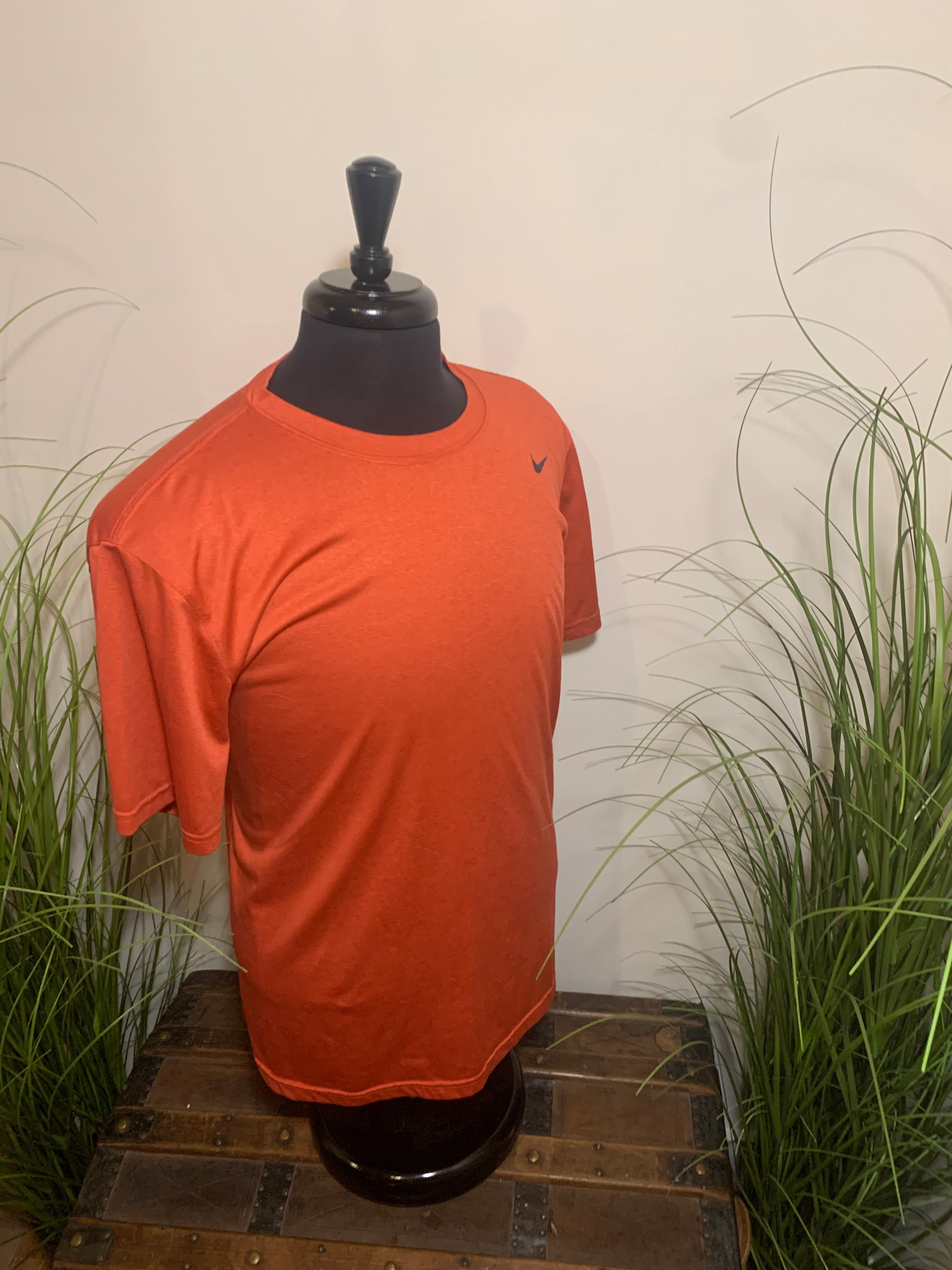 The Nike Tee Dry Fit Men's XL
