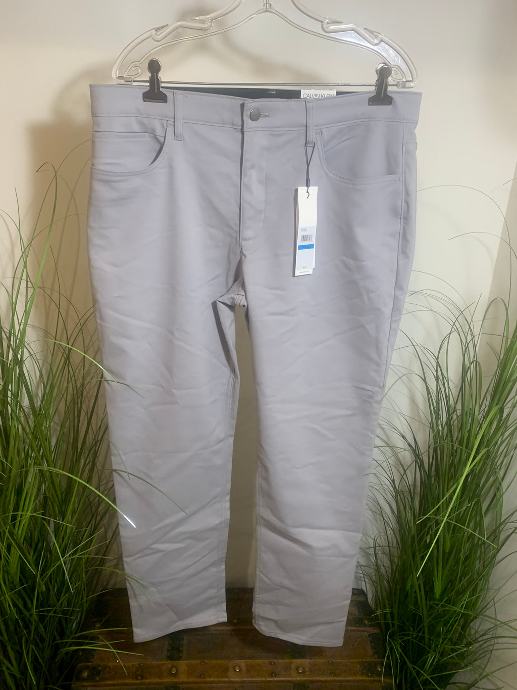 Size 36W 30L BRAND NEW Calvin Klein Stretchable Infinite Flexible Waist Wrinkle Resistant Slim Fit Pants