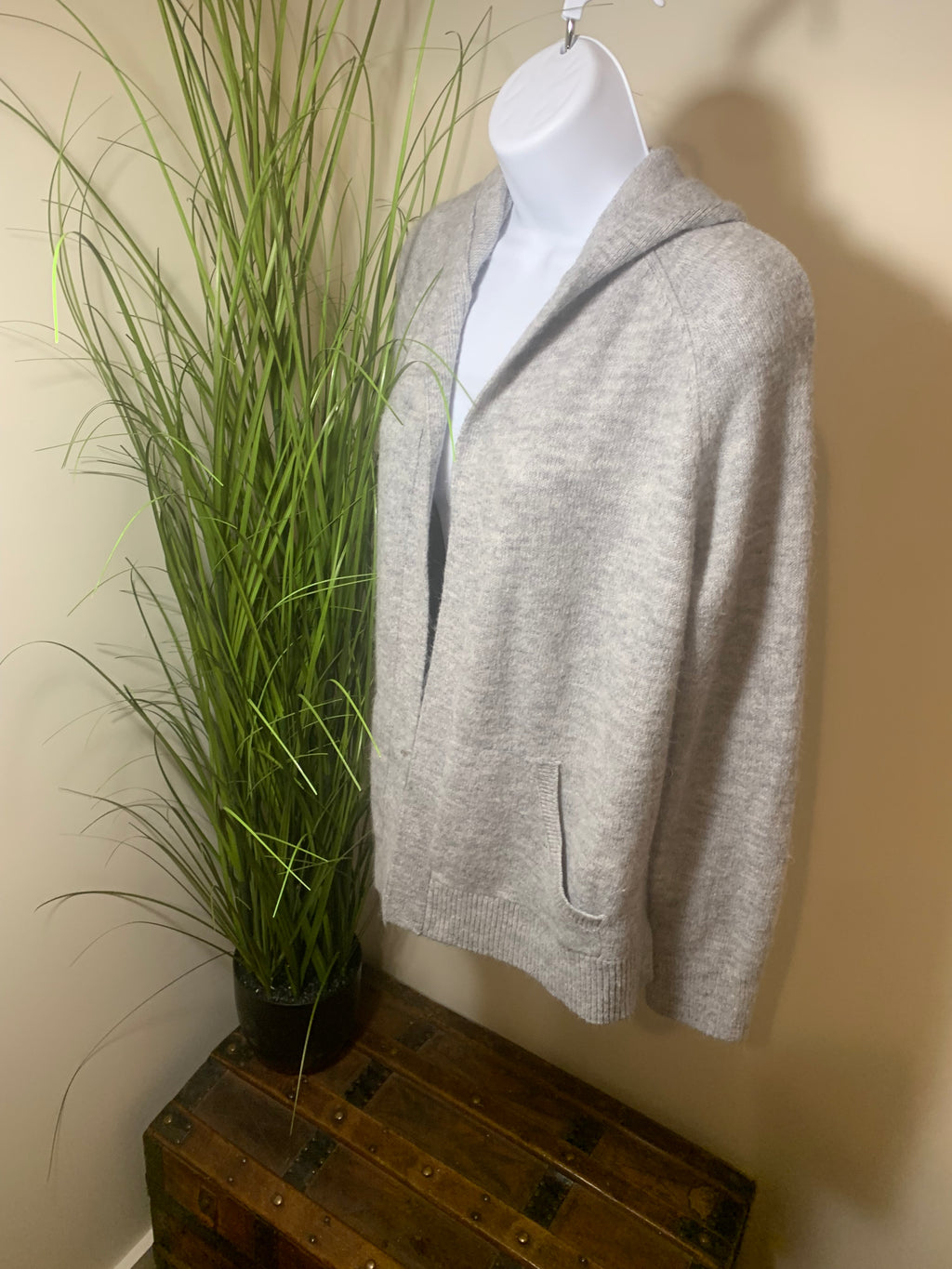 Size L Denver Hayes Cardigan Hoodie